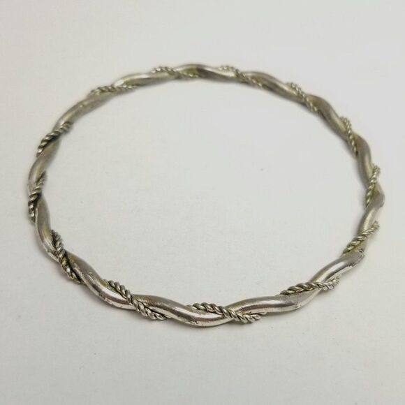 Vintage Spiral Twist Bangle Bracelet, Silver Tone Metal, Stacking, Estate - Picture 4 of 4